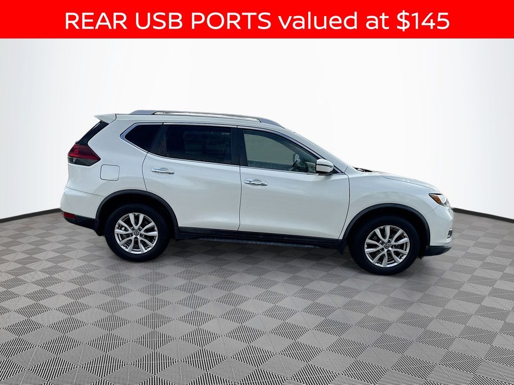 2020 Nissan Rogue SV photo 4