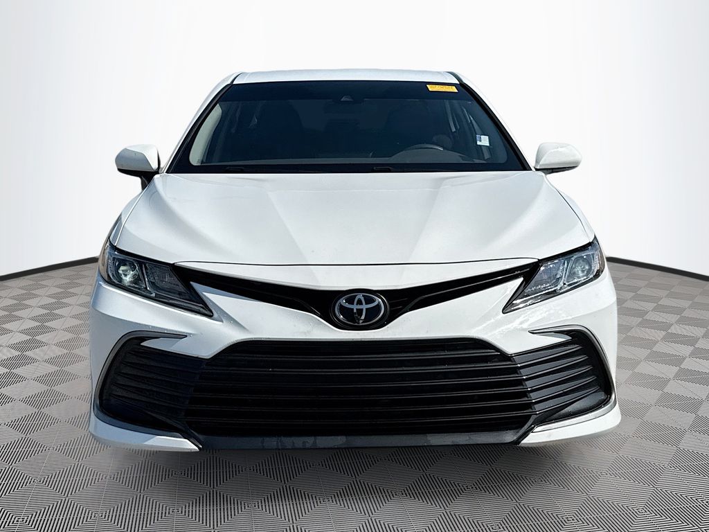 2022 Toyota Camry LE photo 2