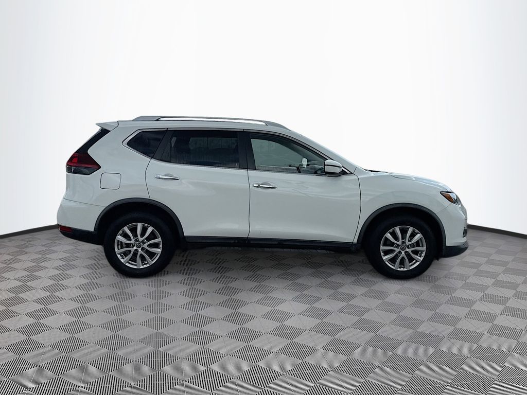 2020 Nissan Rogue SV photo 4