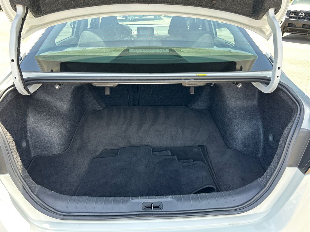 2025 Nissan Altima SV - Photo 6