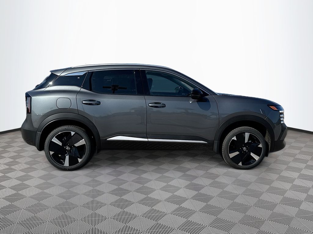 2026 Nissan Kicks SR photo 2