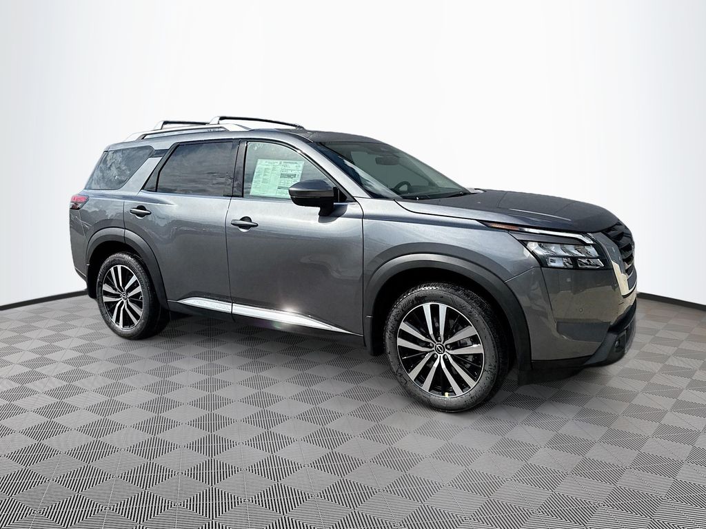 2025 Nissan Pathfinder Platinum photo 3