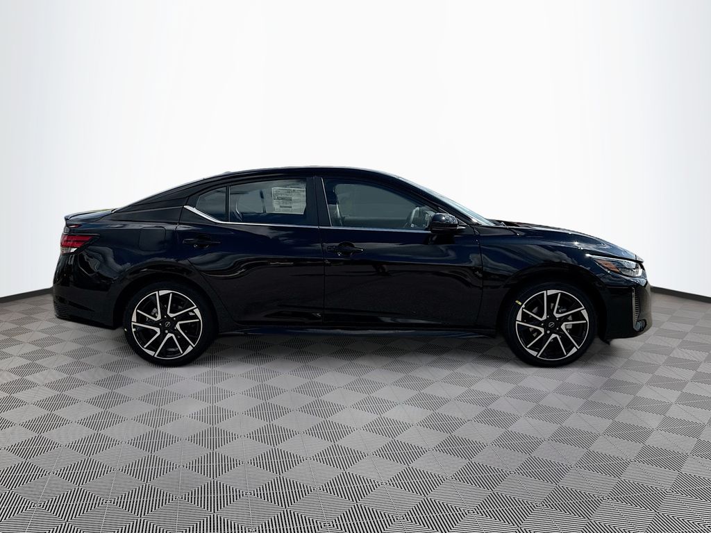 2025 Nissan Sentra SR photo 4
