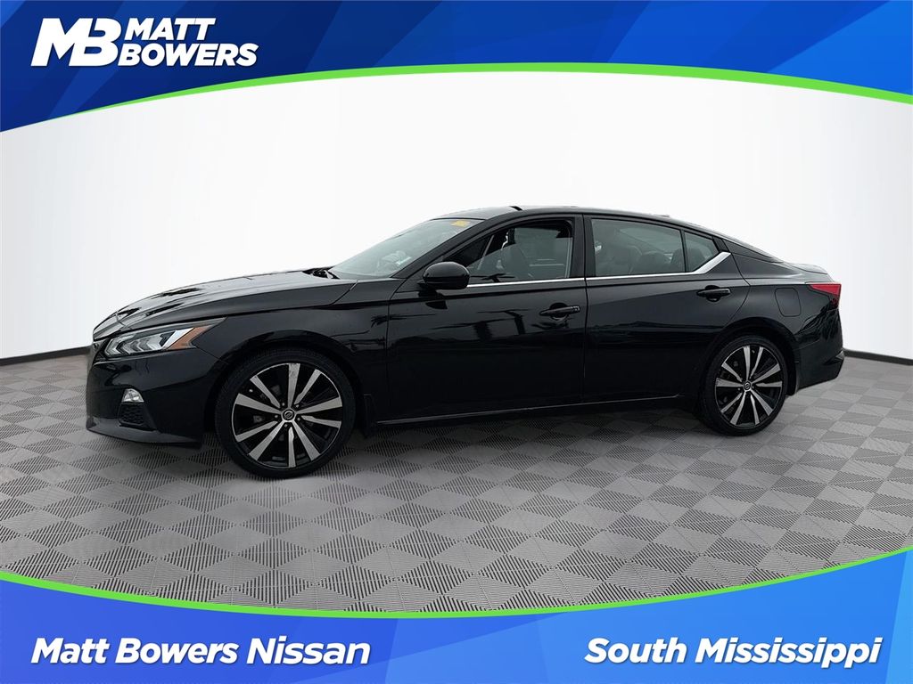 2021 Nissan Altima SR's photo