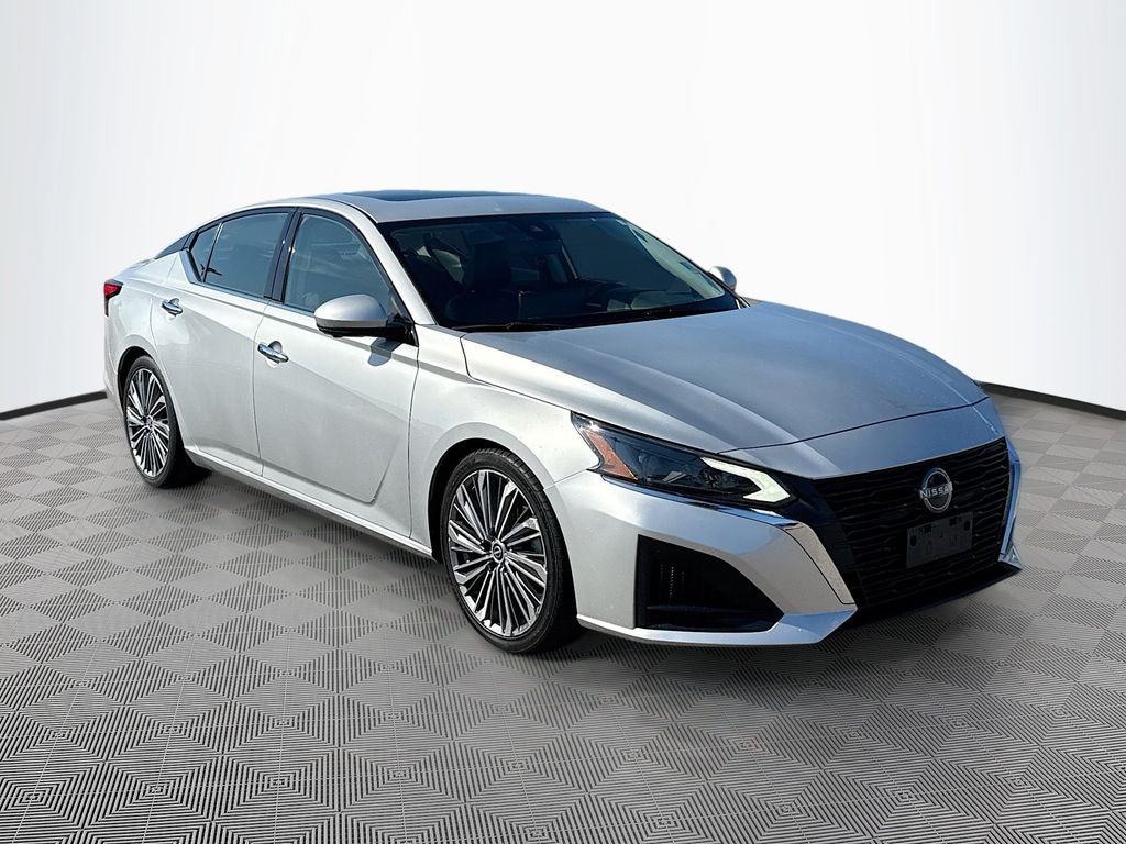 Used 2023 Nissan Altima 2.5 SL Sedan