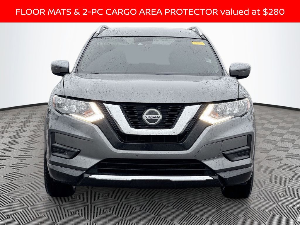 2019 Nissan Rogue SV photo 2