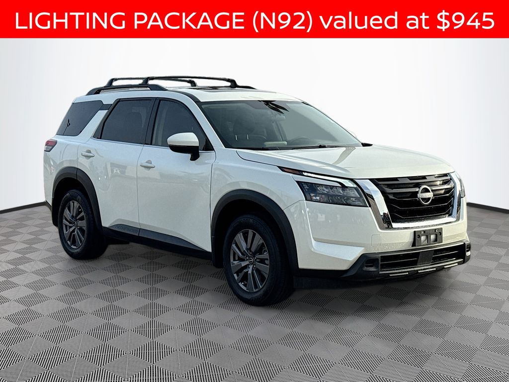2024 Nissan Pathfinder SV photo 2
