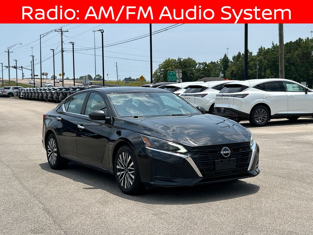 2025 Nissan Altima SV - Photo 9
