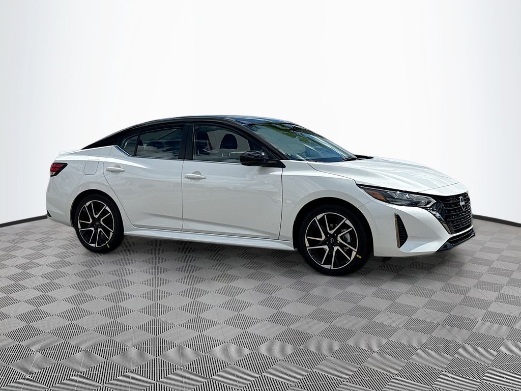2025 Nissan Sentra SR photo 3