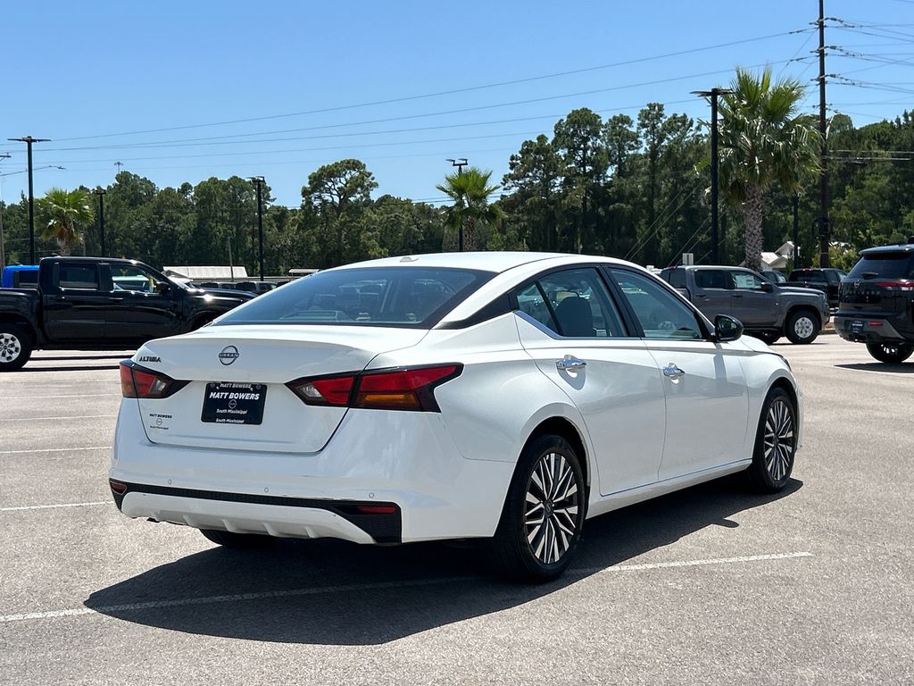 2025 Nissan Altima SV - Photo 7