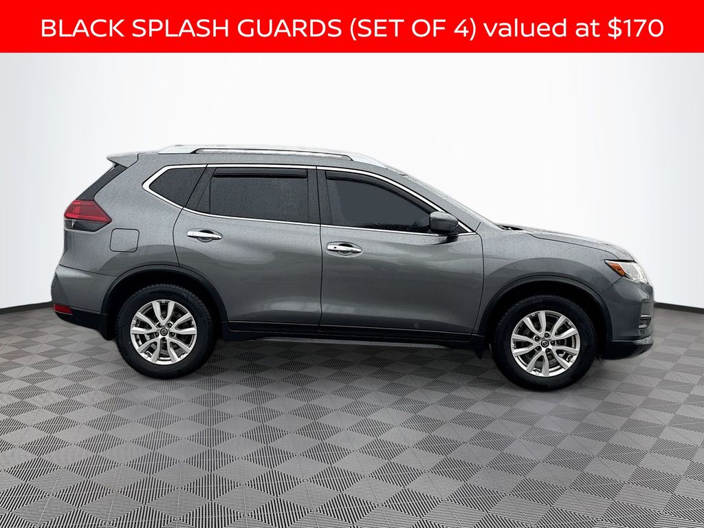 2019 Nissan Rogue SV photo 4