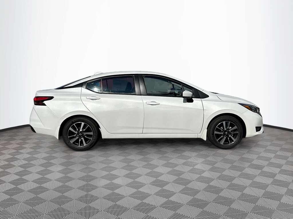 New 2025 Nissan Versa 1.6 SV Sedan