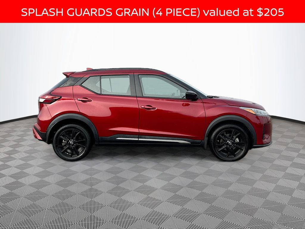 2022 Nissan Kicks SR photo 4
