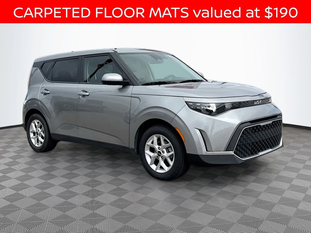 Used 2025 Kia Soul LX Hatchback