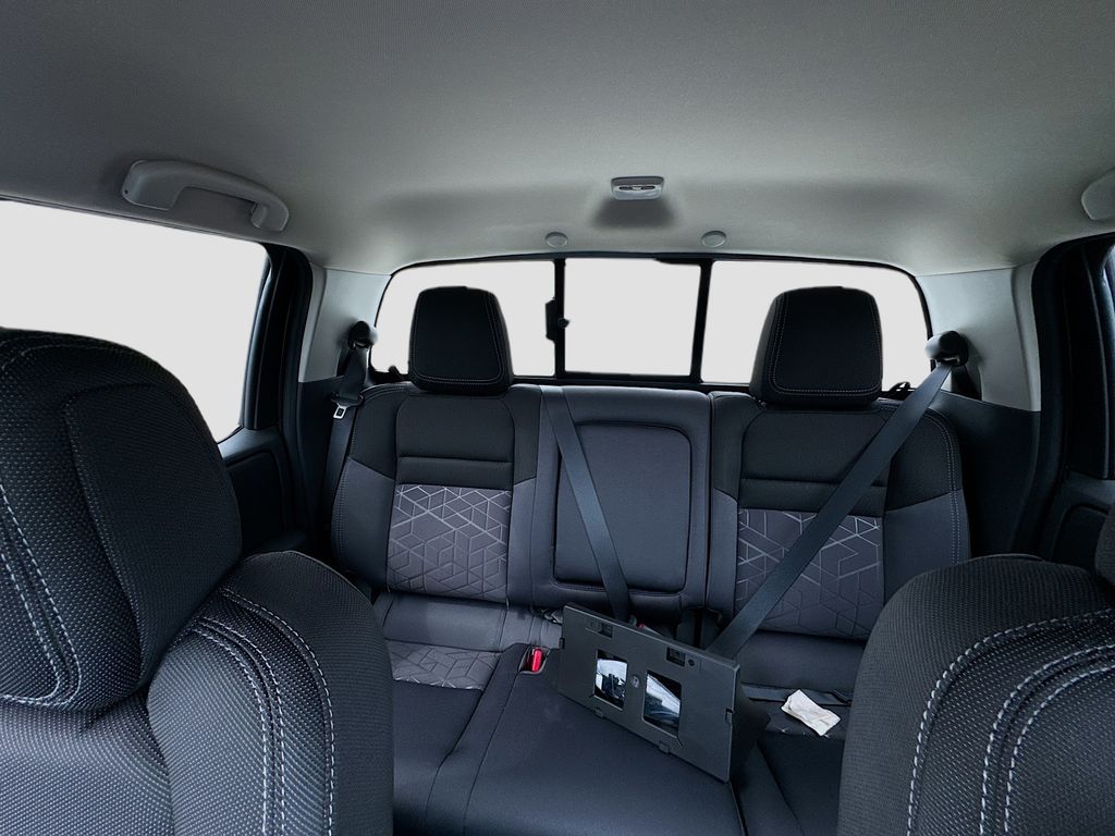 2026 Nissan Frontier SV - Photo 32