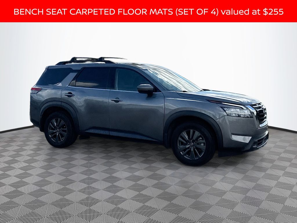 2022 Nissan Pathfinder SV photo 2