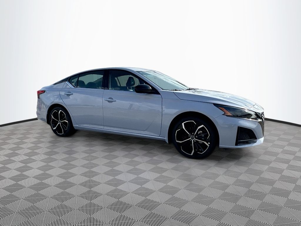 New 2025 Nissan Altima SR Sedan
