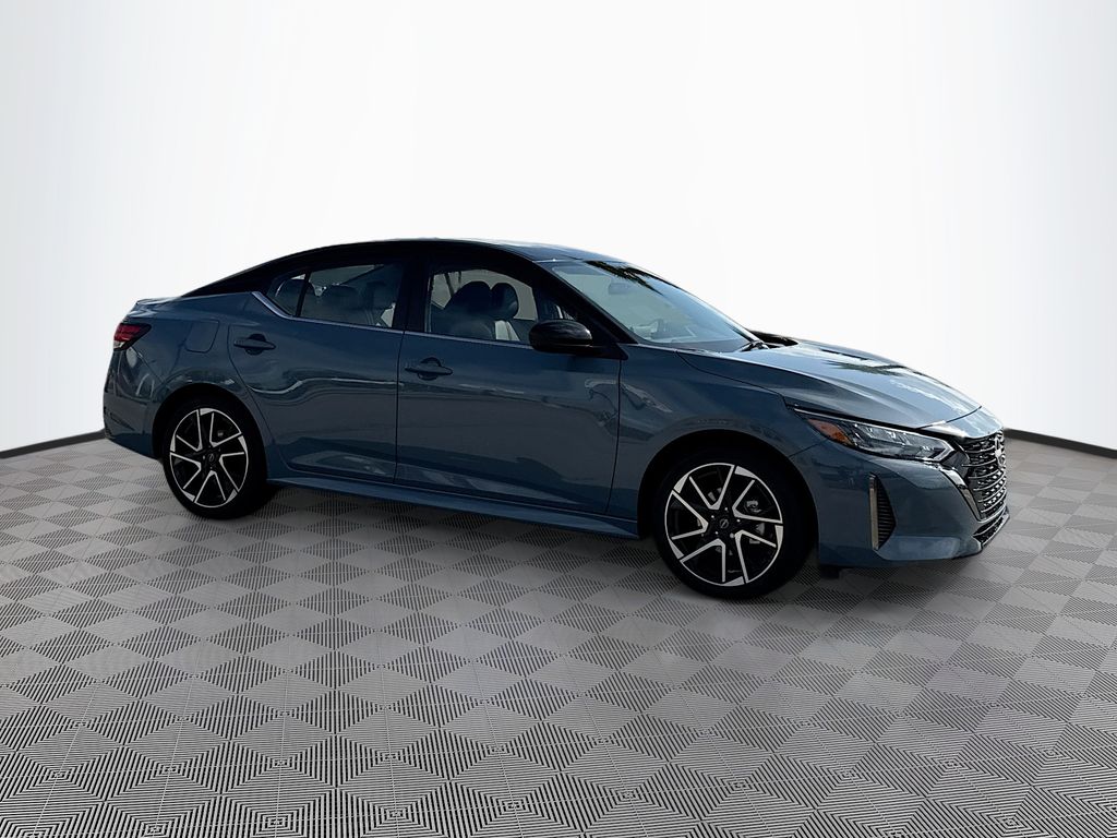 2025 Nissan Sentra SR photo 3