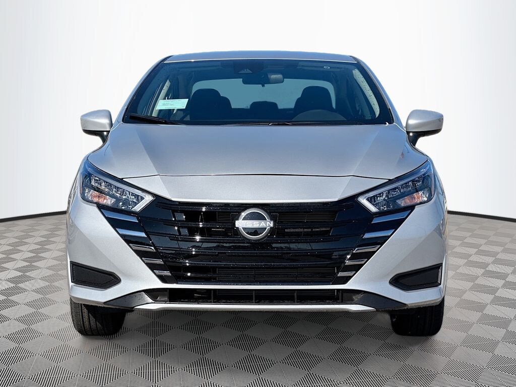 New 2025 Nissan Versa 1.6 SV Sedan