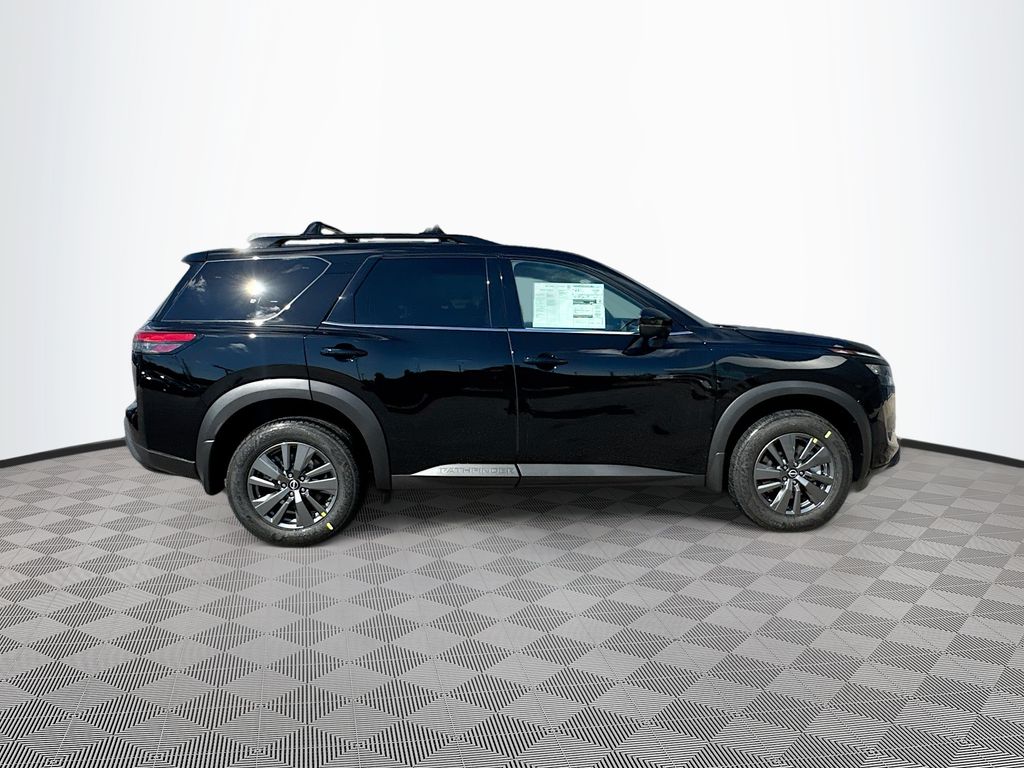 2025 Nissan Pathfinder SV photo 2