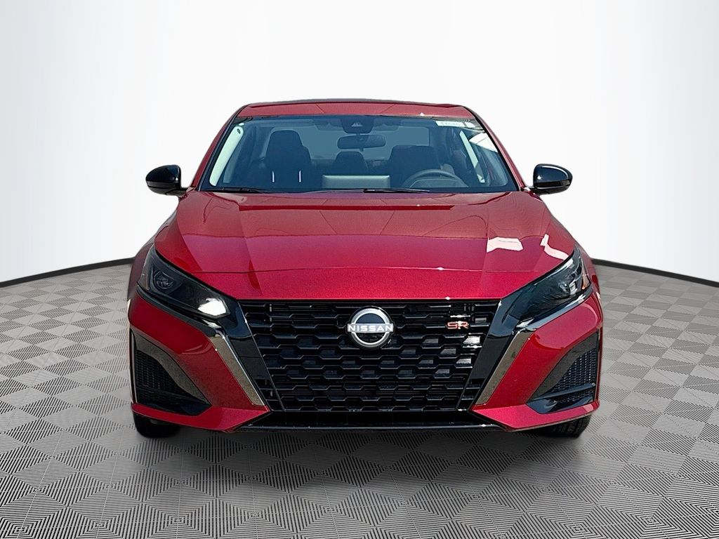 2025 Nissan Altima SR photo 2