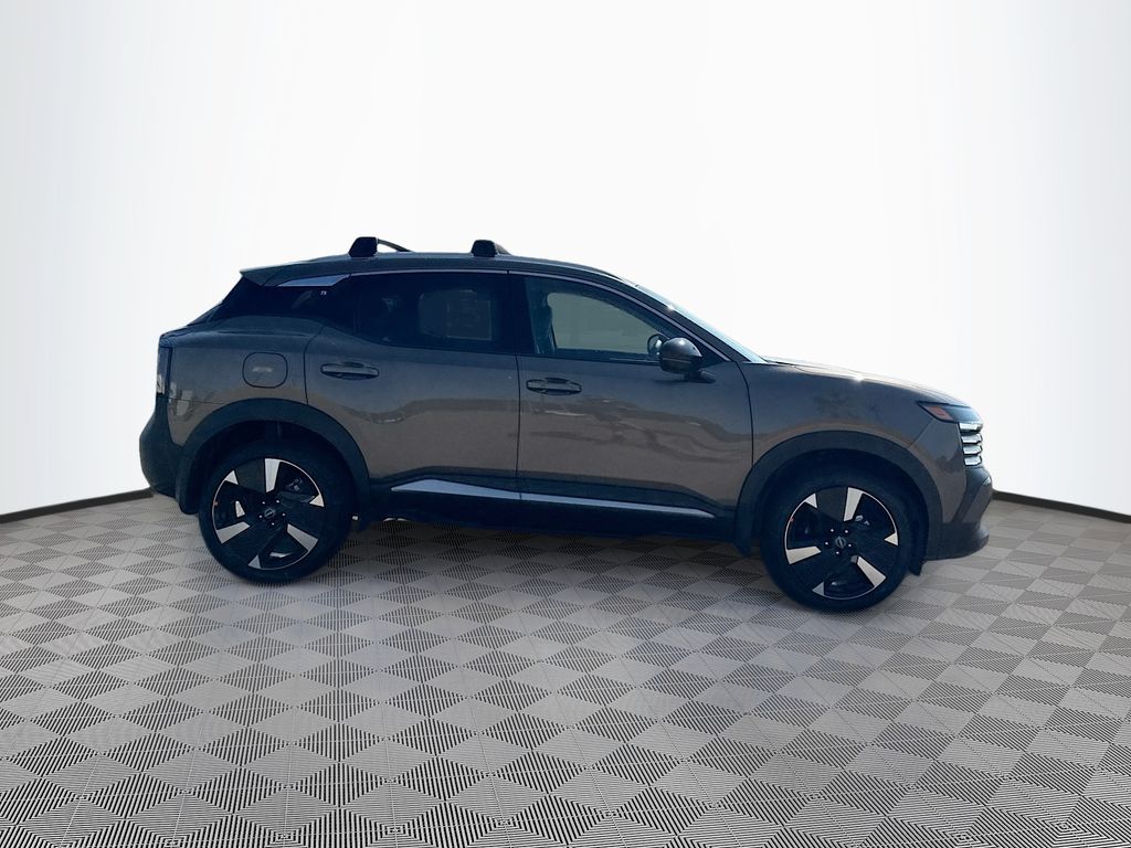 2026 Nissan Kicks SR photo 2