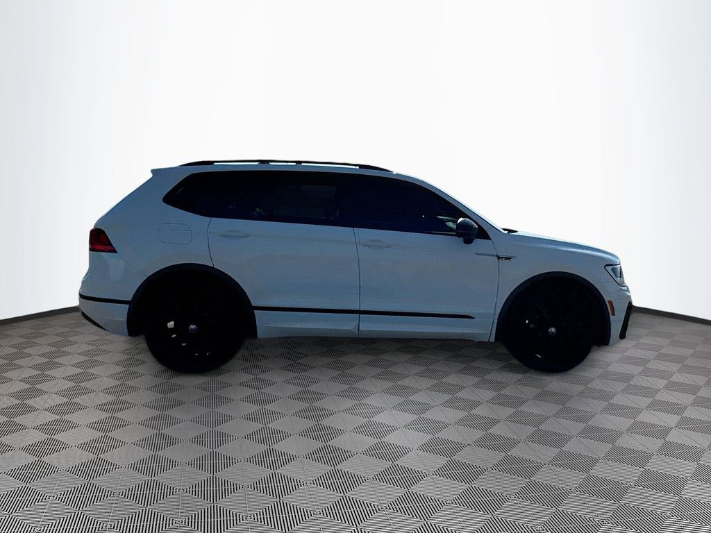 2021 Volkswagen Tiguan R-Line Black SEL photo 2