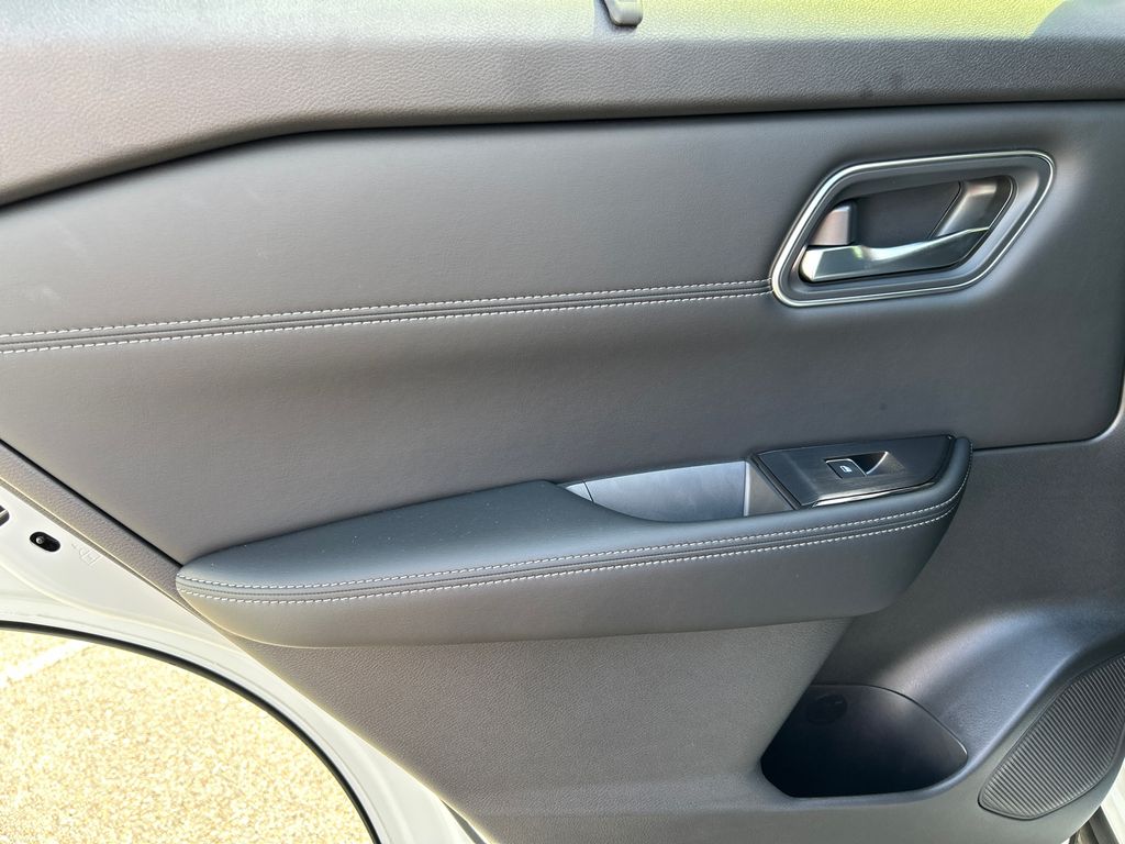 2026 Nissan Rogue Platinum - Photo 33