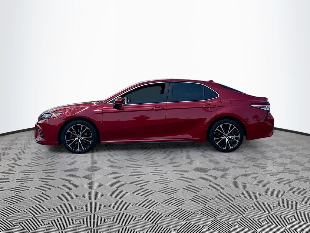 Used 2020 Toyota Camry SE Sedan