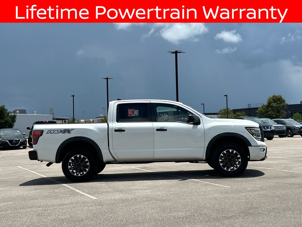 2023 Nissan Titan PRO-4X - Photo 8