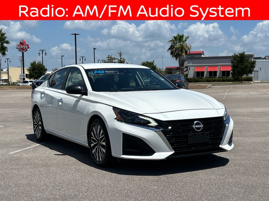 2025 Nissan Altima SV - Photo 9