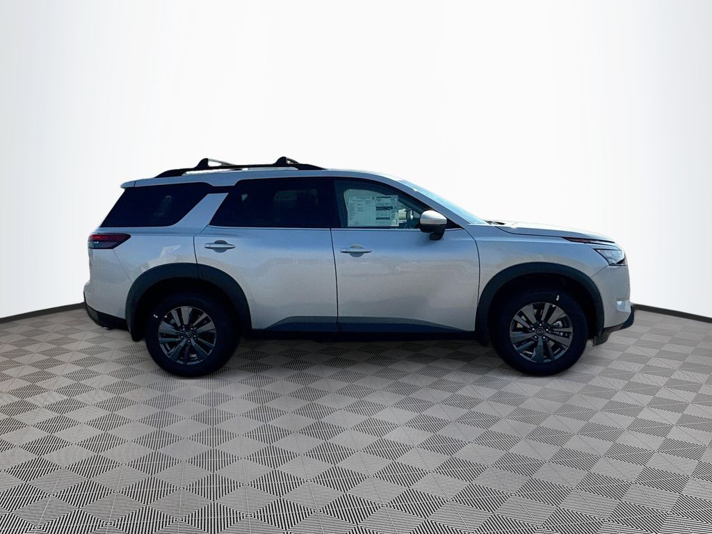 2025 Nissan Pathfinder SV photo 3
