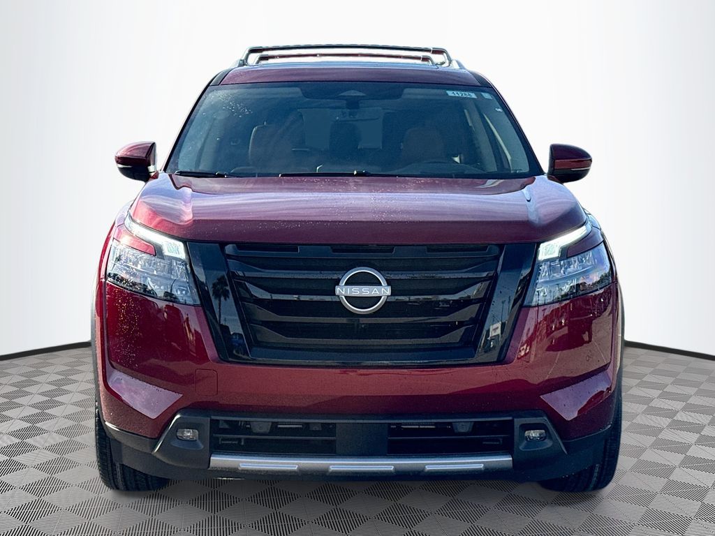 2025 Nissan Pathfinder Platinum photo 2