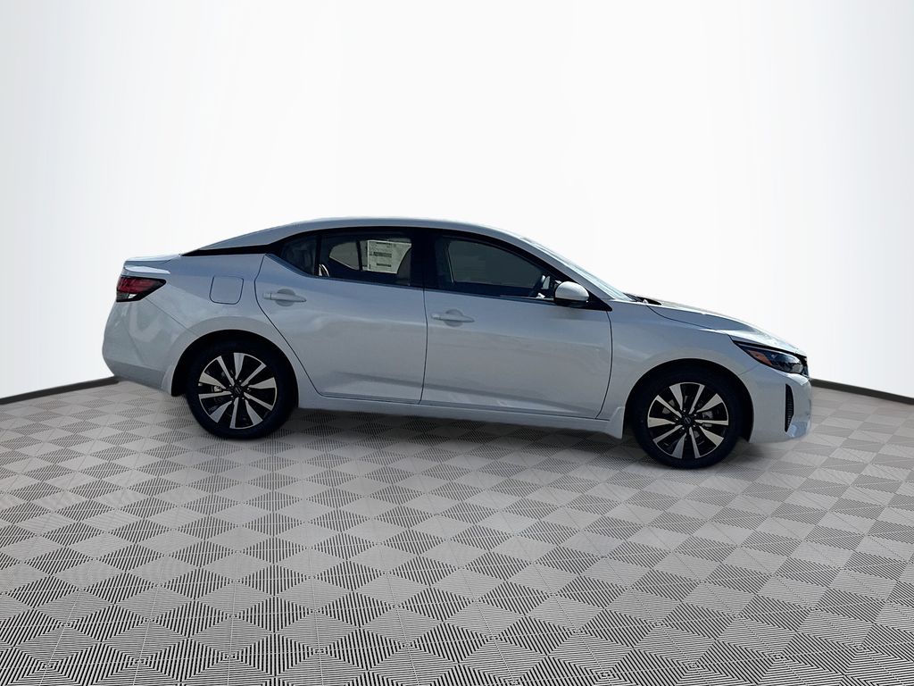 2025 Nissan Sentra SV photo 3
