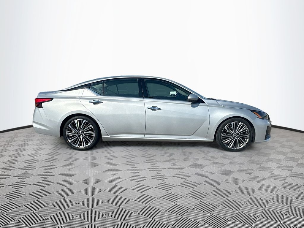 Used 2023 Nissan Altima 2.5 SL Sedan