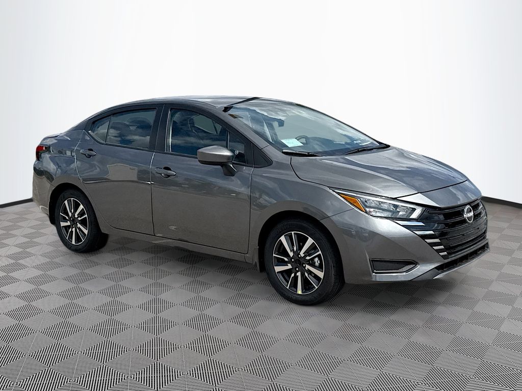 2025 Nissan Versa 1.6 SV photo 2