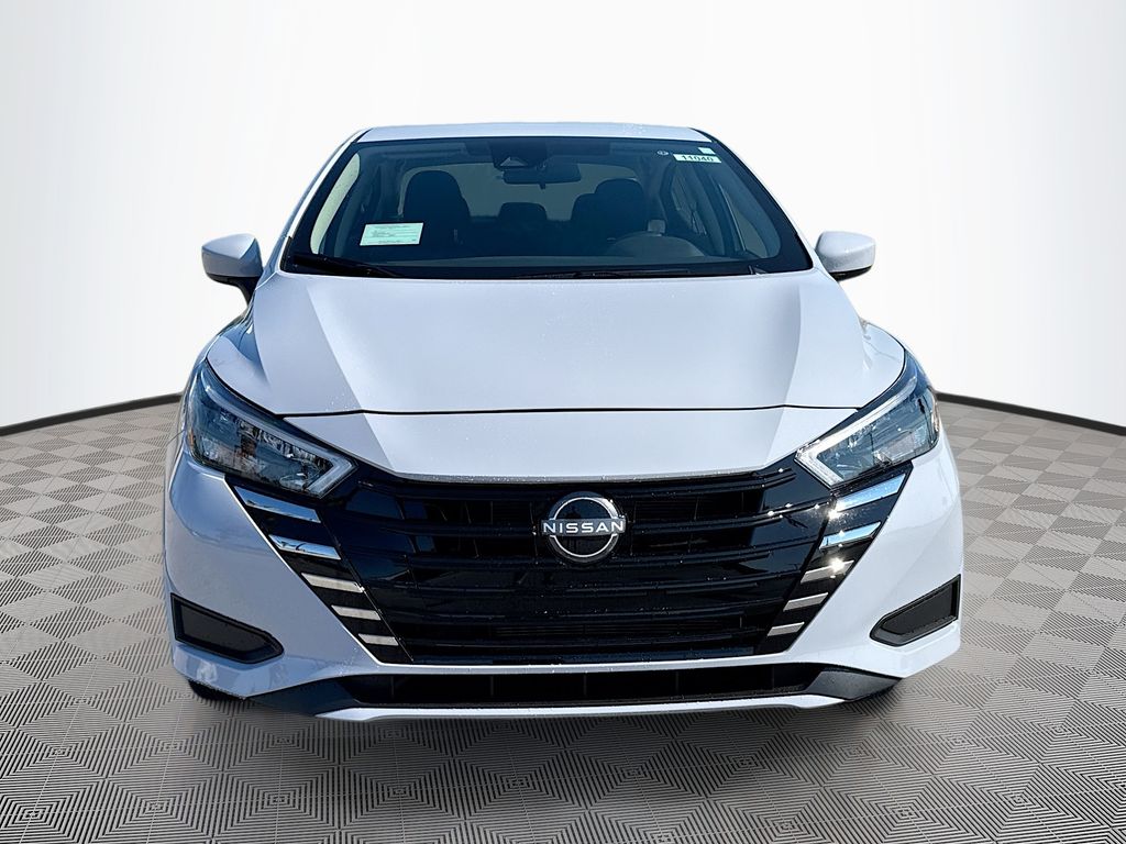2025 Nissan Versa 1.6 SV photo 2