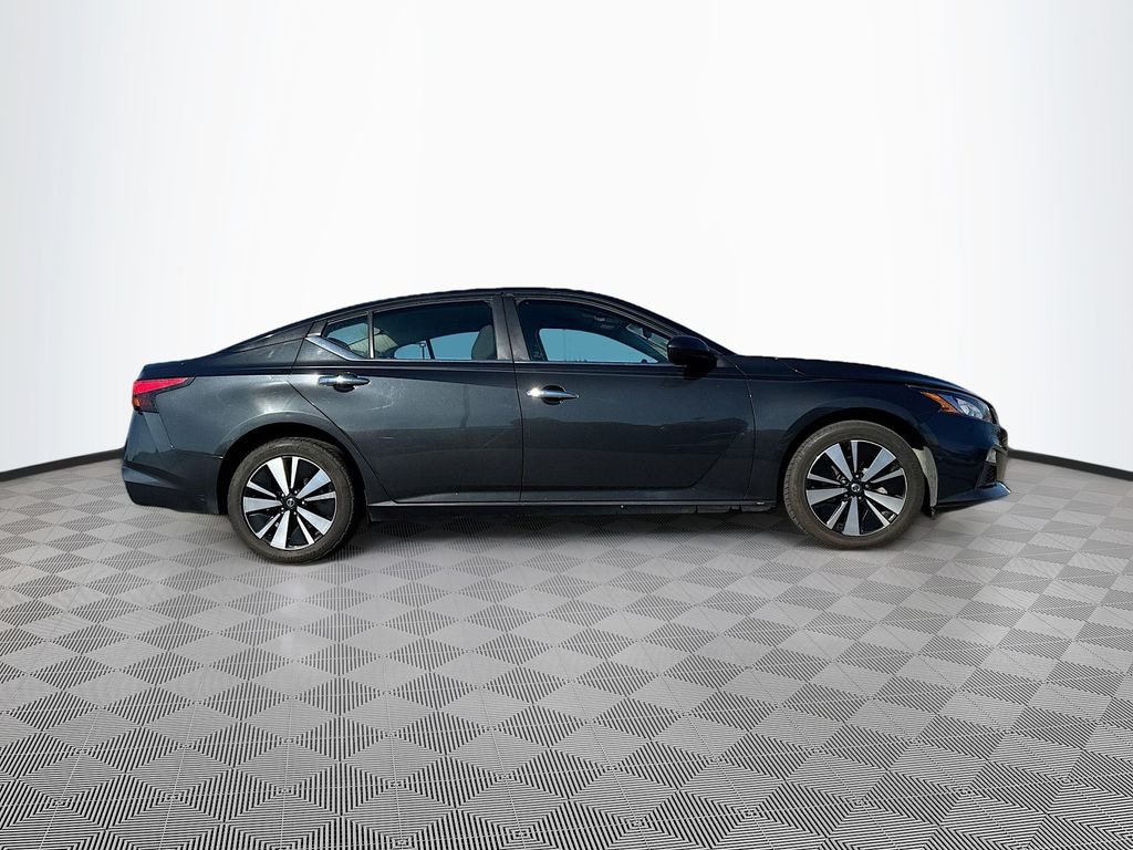 Used 2021 Nissan Altima 2.5 SV Sedan