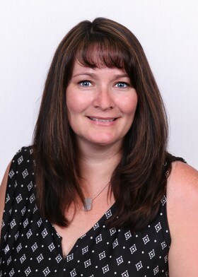 Staff member Carolyn Felton from ID_6216d909359a