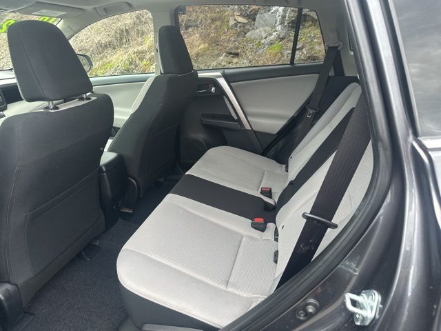 2018 Toyota RAV4 XLE - Photo 12