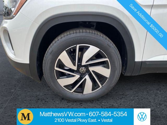 2026 Volkswagen Atlas SE w/Tech - Photo 2