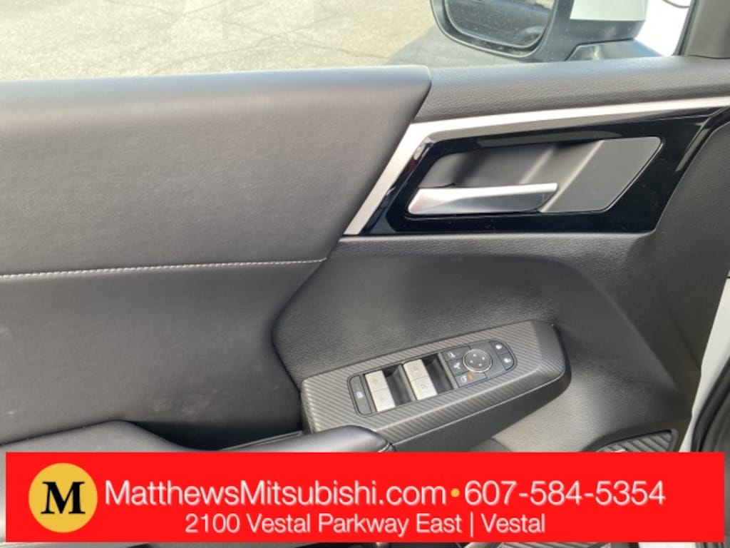 New 2025 Mitsubishi Outlander  SUV