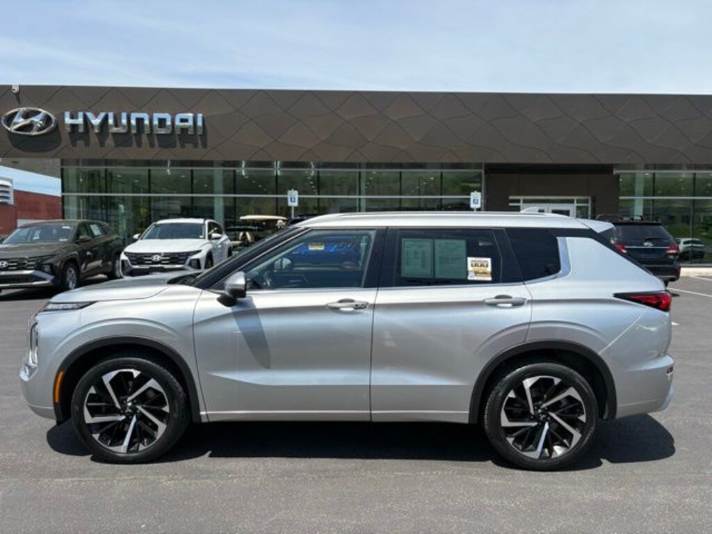 Used 2022 Mitsubishi Outlander SEL CUV