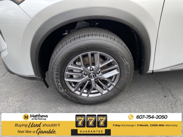 2024 Nissan Rogue S photo 2