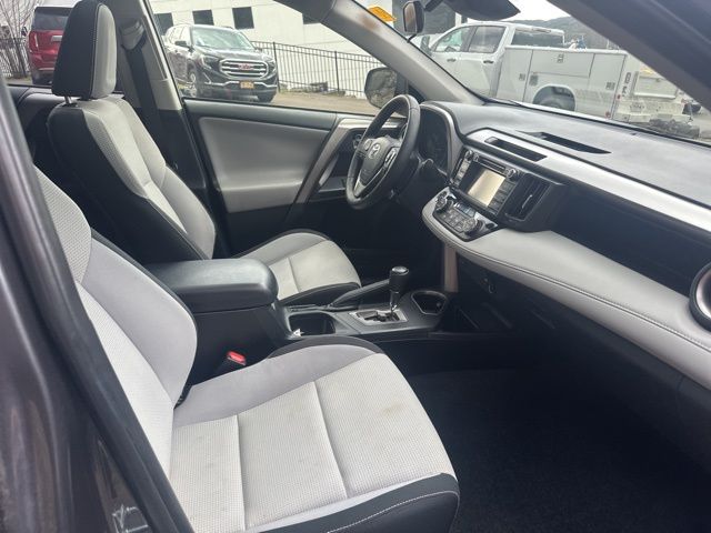 2018 Toyota RAV4 XLE - Photo 10