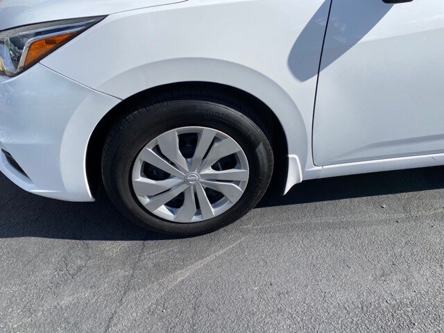 2022 Nissan Versa 1.6 S photo 2