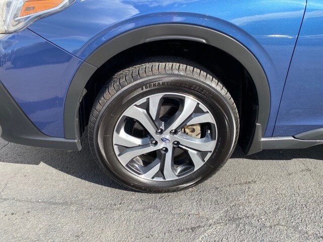 2022 Subaru Outback Limited photo 2