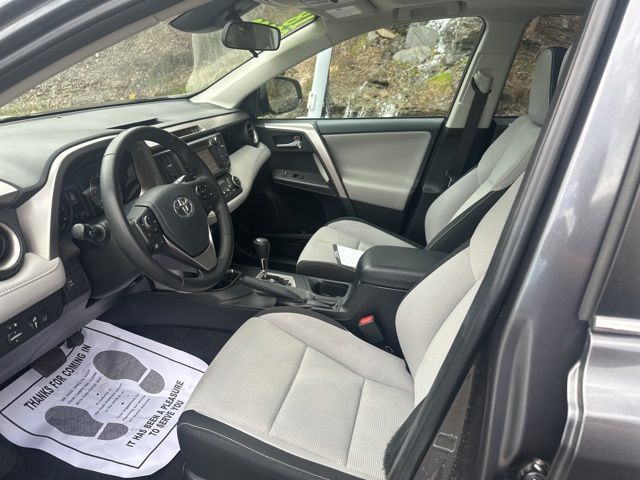 2018 Toyota RAV4 XLE - Photo 13