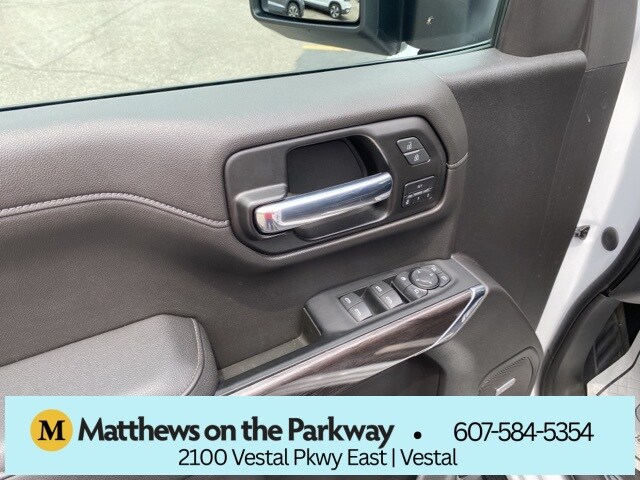 2022 Chevrolet Silverado 1500 LTZ photo 3