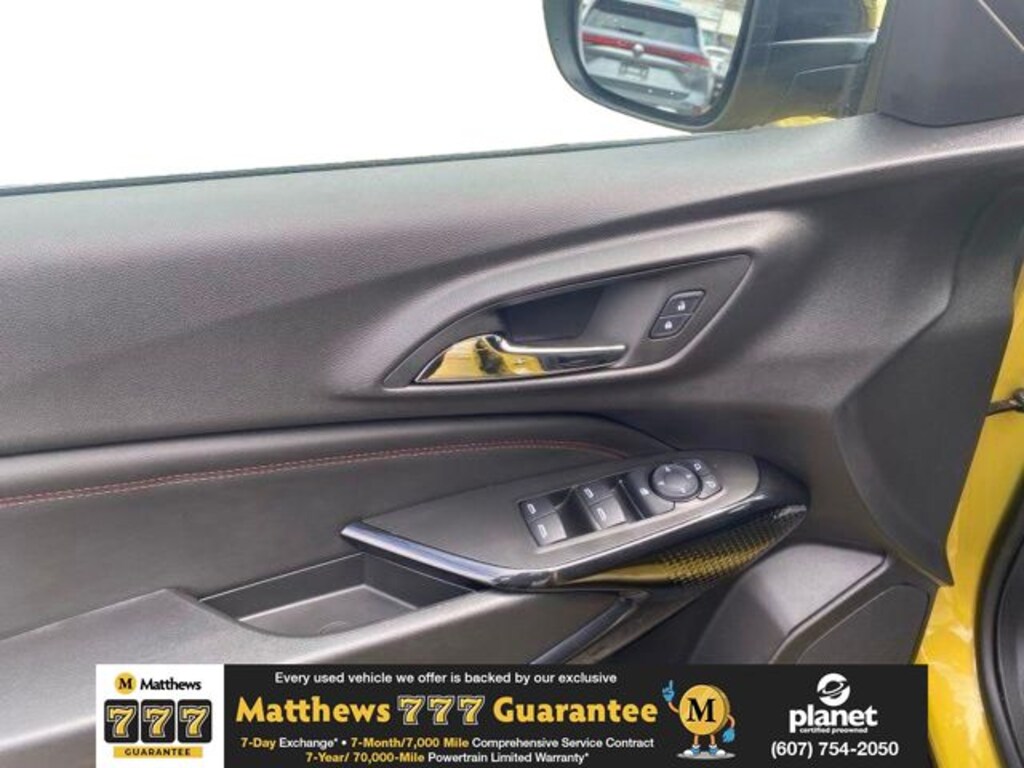 Used 2025 Chevrolet Trax 2RS SUV